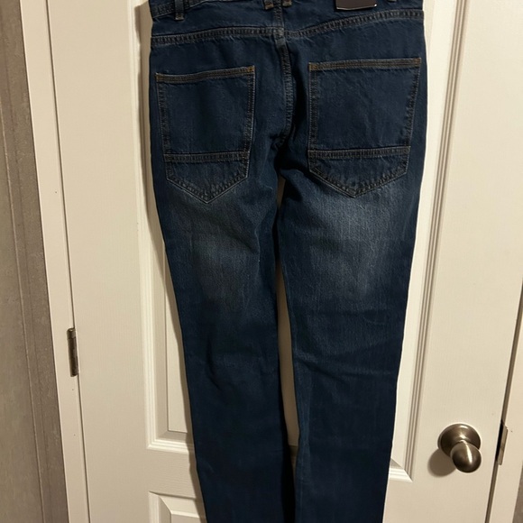 Classic Indigo Straight Men's Jeans - Picture 4 of 9